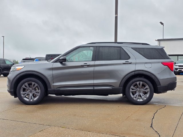 Used 2023 Ford Explorer XLT w/ Equipment Group 202A AWD/4WD image 5
