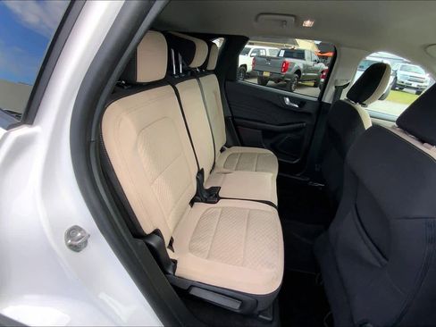 Used 2021 Ford Escape SE image 19