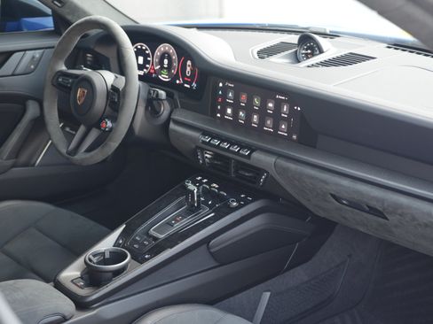 Certified 2025 Porsche 911 Carrera GTS RWD image 30