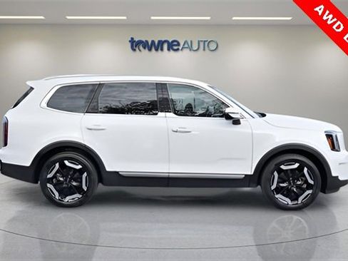Used 2024 Kia Telluride EX image 6
