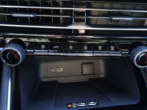 New 2026 Chevrolet Traverse LT image 27