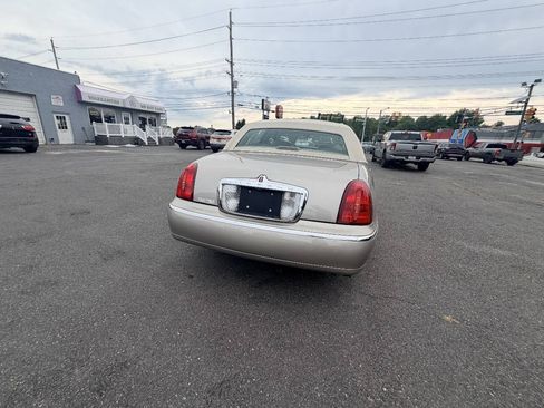 Used 1999 Lincoln Town Car Signature RWD image 33
