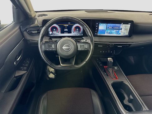 Used 2025 Nissan Kicks SR image 17