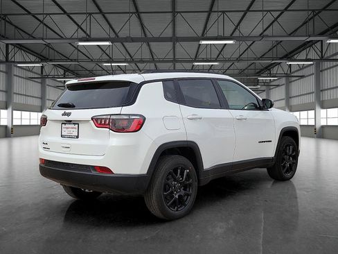 New 2026 Jeep Compass Latitude image 4