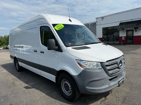 Used 2021 Mercedes-Benz Sprinter 2500 image 14