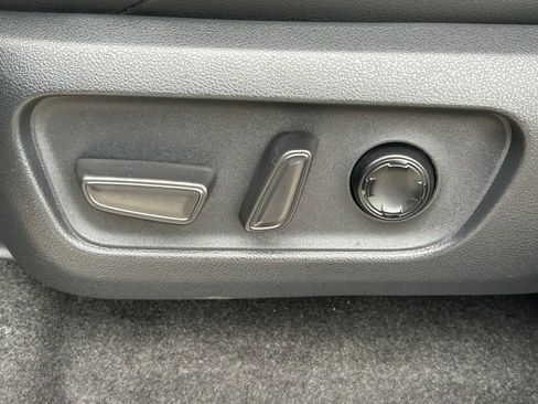 Certified 2025 Toyota 4Runner Limited AWD/4WD image 24