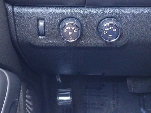 Used 2016 GMC Canyon SLE w/ All Terrain Package AWD/4WD image 12