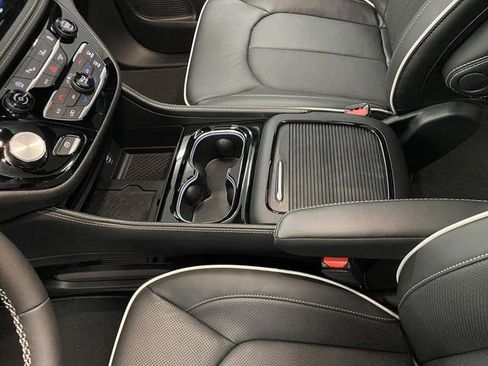 New 2026 Chrysler Pacifica Limited w/ S Appearance Package image 22