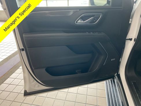 Used 2024 GMC Yukon XL AT4 AWD/4WD image 9