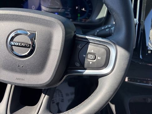 Certified 2025 Volvo XC40 B5 Plus image 21