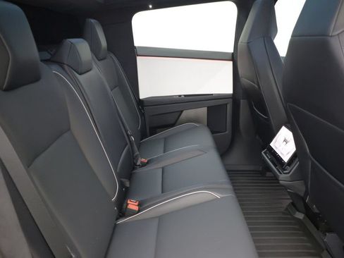 Used 2024 Tesla Cybertruck AWD Crew Cab image 29
