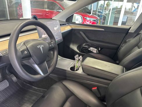 Used 2023 Tesla Model Y Long Range AWD/4WD image 3