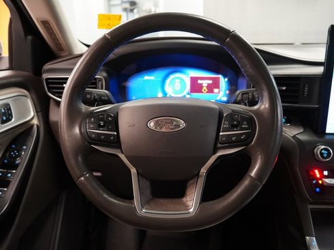 Used 2020 Ford Explorer Platinum w/ Premium Technology Package image 19