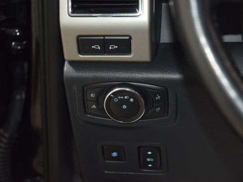 Used 2022 Ford F350 Lariat w/ Black Appearance Package AWD/4WD image 36
