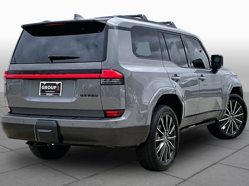 Used 2025 Lexus GX 550 image 13