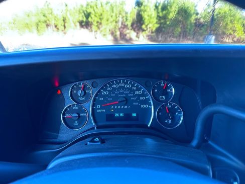 Used 2025 Chevrolet Express 2500 Extended w/ Communications Package image 20