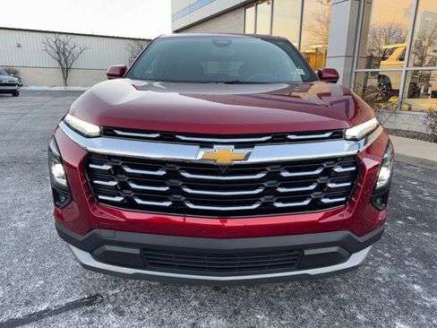 Used 2025 Chevrolet Equinox LT w/ Safety and Technology Package image 8