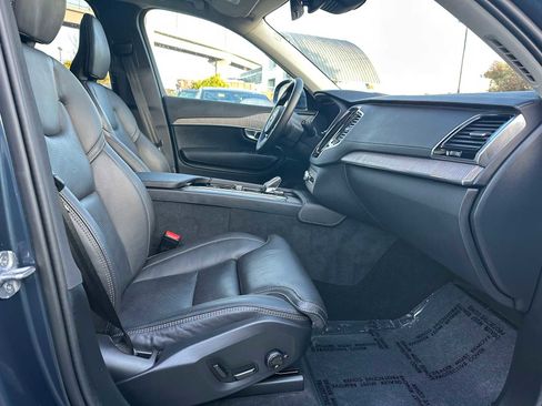 Certified 2024 Volvo XC90 T8 Ultimate w/ Protection Package Premier image 10