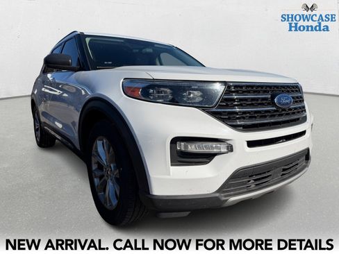 Used 2020 Ford Explorer XLT w/ Equipment Group 202A image 4