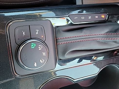 Used 2025 Chevrolet Blazer RS w/ Enhanced Convenience Package image 12