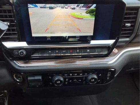 Used 2025 Chevrolet Silverado 1500 LT RWD image 15