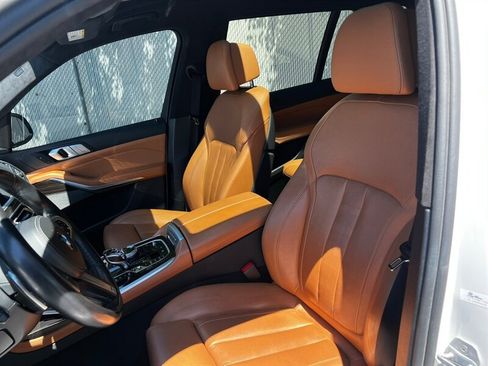 Used 2019 BMW X7 xDrive50i w/ M Sport Package AWD/4WD image 18