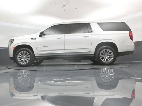 Used 2022 GMC Yukon XL Denali AWD/4WD image 56