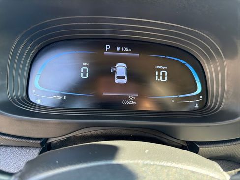 Used 2023 Hyundai Venue SEL image 17