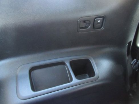 Used 2023 GMC Acadia SLT w/ Preferred Package image 23