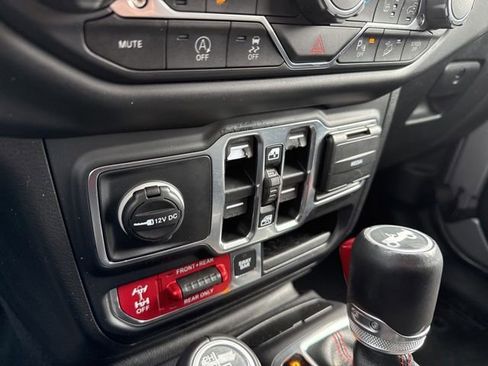 Used 2019 Jeep Wrangler Unlimited Rubicon AWD/4WD image 39