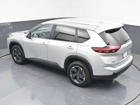 Used 2025 Nissan Rogue SV FWD image 39