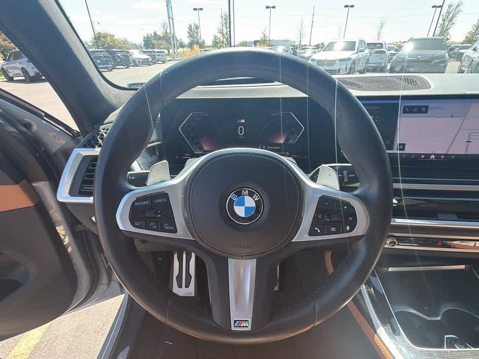 Used 2024 BMW X7 xDrive40i w/ M Sport Package AWD/4WD image 28