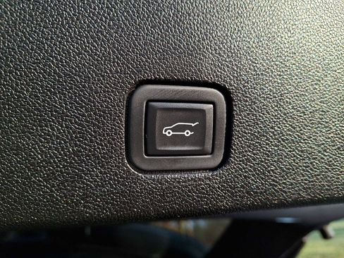 Used 2023 Cadillac XT6 Premium Luxury w/ Technology Package image 30