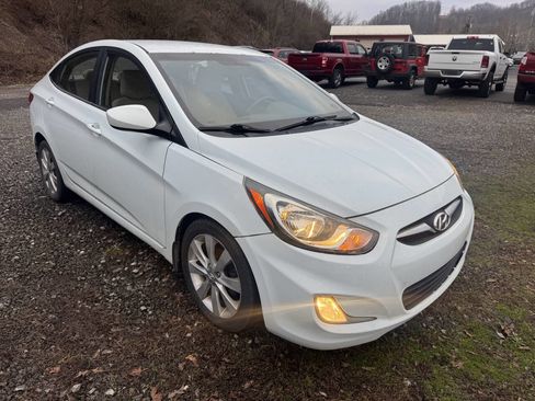 Used 2012 Hyundai Accent GLS w/ Premium Pkg 3 image 5