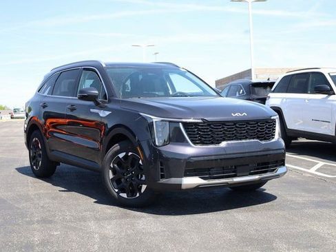 New 2025 Kia Sorento S w/ Panoramic Sunroof Package image 2
