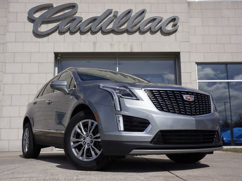 New 2025 Cadillac XT5 Luxury image 1