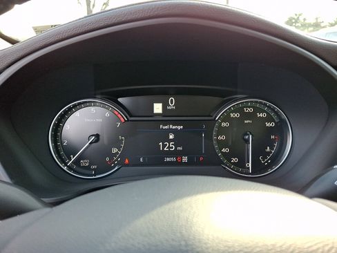 Used 2023 Cadillac XT4 Luxury w/ Cold Weather Package image 23