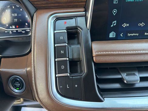 Used 2022 Chevrolet Suburban High Country AWD/4WD image 43