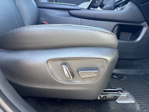 Used 2024 Toyota Grand Highlander AWD image 39