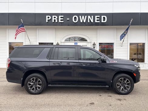 Used 2023 Chevrolet Suburban Z71 w/ Luxury Package image 4