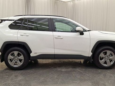 Certified 2022 Toyota RAV4 XLE w/ Convenience Package AWD/4WD image 7