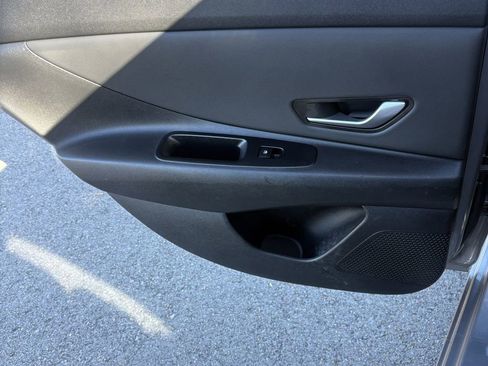 Used 2021 Hyundai Elantra SEL w/ Convenience Package image 33