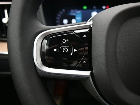 New 2026 Volvo XC60 B5 Plus w/ Protection Package Premier image 26