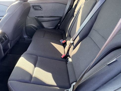 Used 2023 Nissan Rogue S FWD image 11
