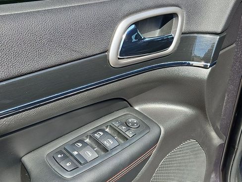 Used 2017 Jeep Grand Cherokee Trailhawk w/ Trailhawk Luxury Group AWD/4WD image 12