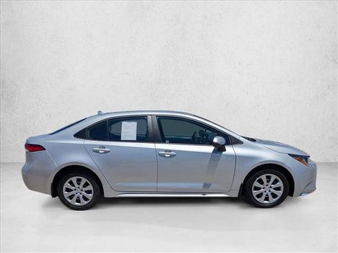 Certified 2025 Toyota Corolla LE FWD image 4