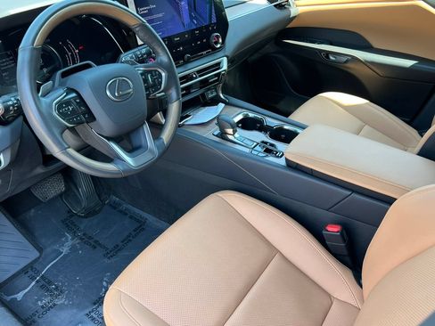 Used 2023 Lexus RX 350h w/ Accessory Package (2T) AWD/4WD image 13