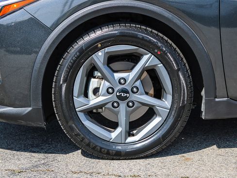 Used 2025 Kia K4 LXS image 9