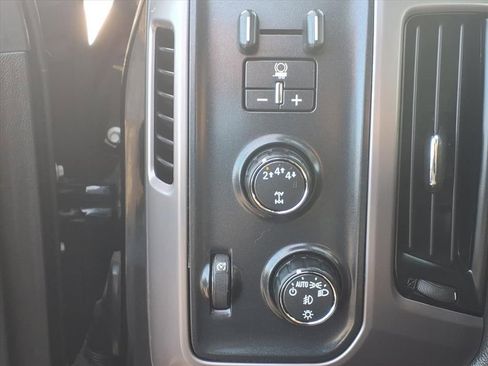 Used 2017 GMC Sierra 2500 SLT w/ All Terrain HD Package image 5