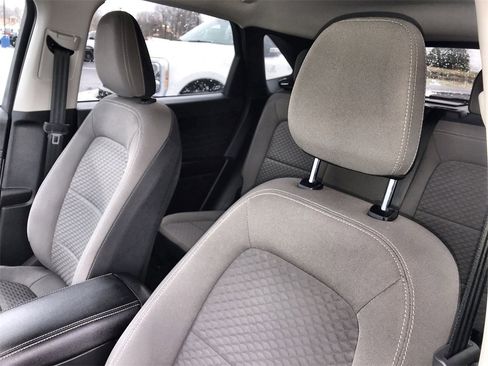 Used 2022 Ford Escape SE image 11